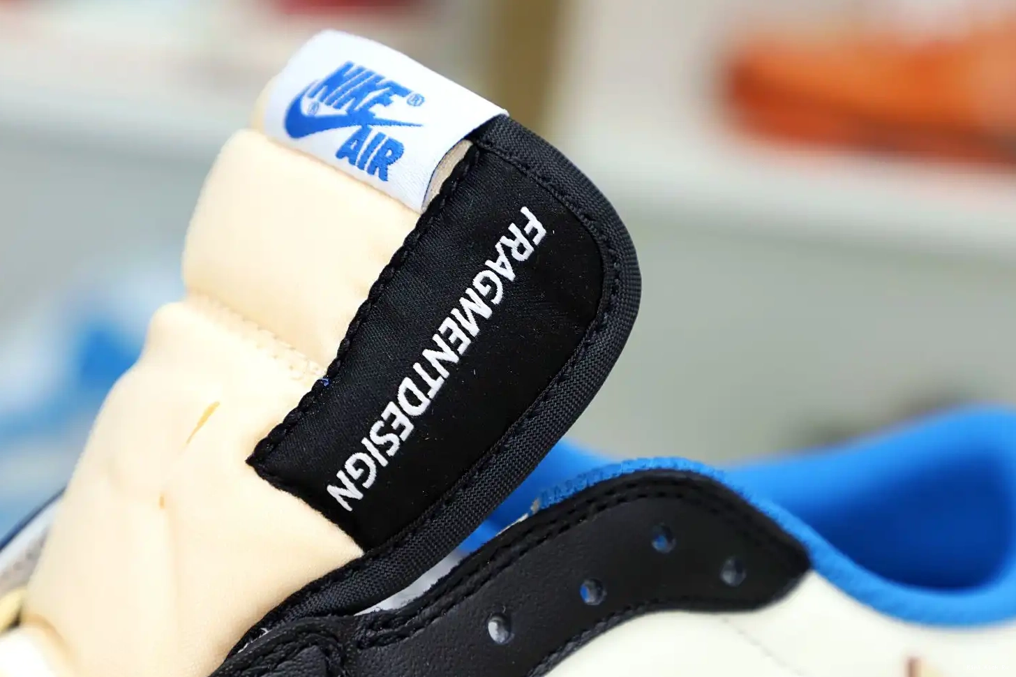 SCOTT 1 FRAGMENT DESIGN JORDAN X Kimikick AIR LOW X TRAVIS 0801